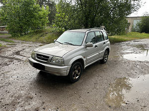 Suzuki Grand Vitara 2.0 94kW varuosadeks (2 foto / 4)