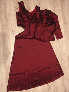 Naiste elegantne kolmeosaline ülikond RUR 46 (1 foto / 1)