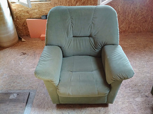 Диван и кресло (3 фото из 3)