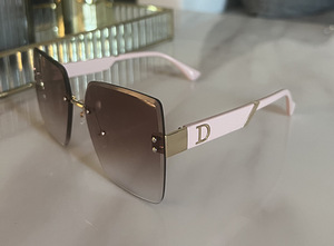 Stiilsed Dior päikeseprillid (1 foto / 2)