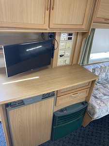 Прицеп дача Elddis XL Hurricane (4 фото из 10)
