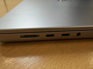 Apple Macbook Pro Retina 16" 2021 M1 Pro 32GB RAM 1TB SSD (5 foto / 10)