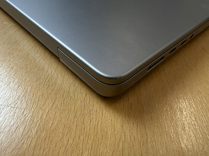 Apple Macbook Pro Retina 16" 2021 M1 Pro 32GB RAM 1TB SSD (7 foto / 10)