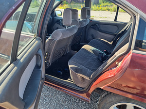 Opel Omega CD 2.0i 85KW (7 foto / 13)