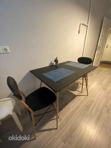 Комоды, журнальный столик, обеденный стол и стулья (фото #5)