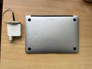 MacBook Air Early 2015, 128GB SSD, 8GB (2 foto / 5)