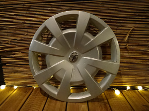 TOYOTA ilukilbid 16 tolli R16 (originaal) (1 foto / 4)