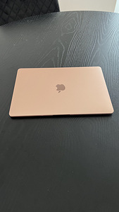 MacBook Air 13" Retina 128GB 2020 (3 foto / 4)