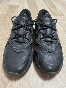 Adidas Originals Ozweego trainers in triple black (3 foto / 5)