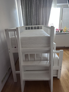 Детская кровать (2 фото из 8)
