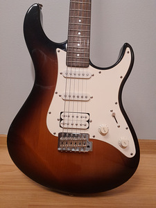 YAMAHA PACIFICA elektrikitarr (2 foto / 6)