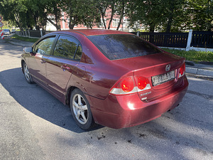 Honda Civic 8 varuosadeks (3 foto / 10)