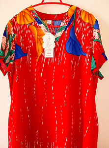 Kleit, uus. Платье новое (2 фото из 4)