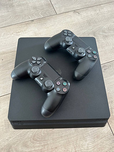 Playstation 4 Slim + 2 DualShock + Mäng (2 foto / 4)