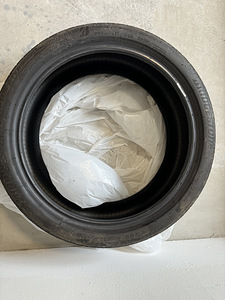 Шины Suver 225/40/18 Bridgestone (1 фото из 4)