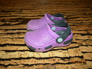 Crocs-tüüpi jalatsid, s. 23 (2 foto / 3)