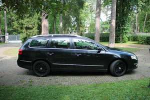 Volkswagen Passat B6 2.0TDI DSG 125kW (4 foto / 10)