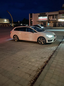 SEAT Leon 2.0 FR R4 TDI 135kW (2 foto / 15)