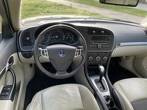 Saab 9-3 1.9 TTiD (8 фото из 10)