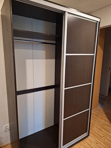 Шкаф (3 фото из 4)