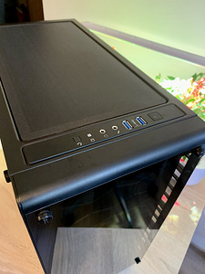Korpus Corsair Crystal 460X Compact ATX Mid-Tower Case (7 foto / 10)