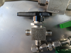 Ventilid ja torud gaasiseadmete jaoks. (6 foto / 6)