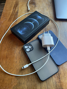 iPhone 12 pro 256gb ideaalses seisukorras, laadija , karp (1 foto / 1)