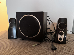 Logitech стерео колонка комплект (1 фото из 1)