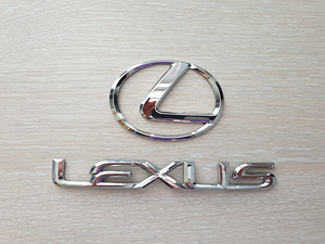 Эмблема шильдик крышки багажника Lexus IS ES GS RX Оригинал