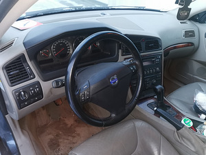Volvo S60 2004 (5 foto / 6)
