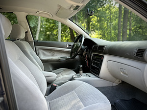 Volkswagen Passat 1.8 110kW (10 foto / 14)