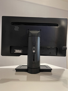 ZOWIE XL2411P 144hz 24” (1 foto / 3)