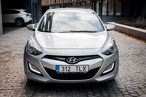 2016 Hyundai i30 gdi 6mt isg comfort plus 1.6 99kw (1 foto / 12)
