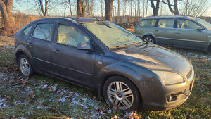 2004 Ford Focus Ghia 1.6TDCi käigukasti rikkega (3 foto / 15)