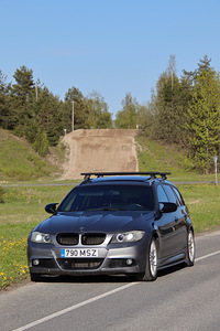 2011 BMW E91 LCI 325d 210KW (1 foto / 15)