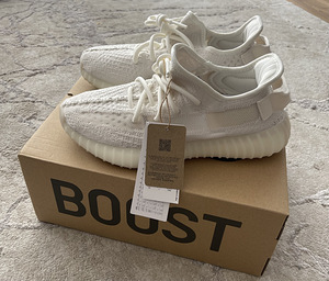 Yeezy Boost 350 V2