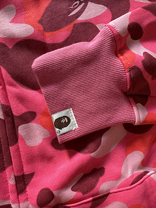 Bape (3 foto / 3)