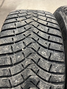 Диски и шины BMW x5 r18 255/55 Michelin (2 фото из 5)
