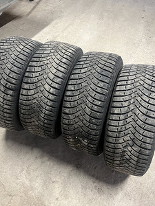 Диски и шины BMW x5 r18 255/55 Michelin (4 фото из 5)