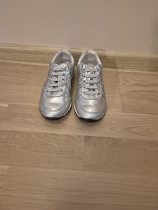 Кроссовки Guess (5 фото из 5)