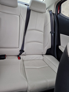 Mazda 3 люкс (7 фото из 9)
