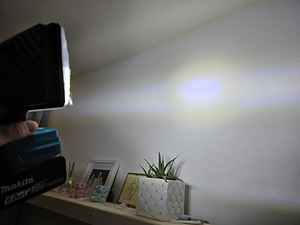 Новый Makita 18v LED рабочий свет. 2 режима + 2 USB (5 фото из 6)