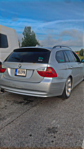BMW 330 (4 foto / 5)