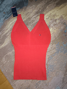 Tommy hilfiger S (1 foto / 3)