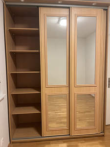 Suur lükanduste ja valgustusega riidekapp (3 foto / 4)