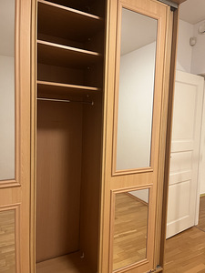 Suur lükanduste ja valgustusega riidekapp (4 foto / 4)