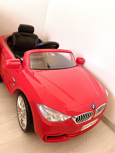 Детский автомобиль BMW