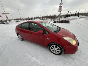 Toyota Prius (3 foto / 9)