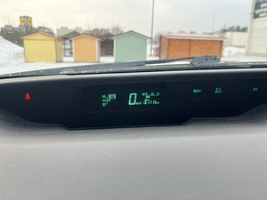 Toyota Prius (9 foto / 9)