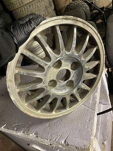 Audi Coupe GT veljed (1 foto / 4)